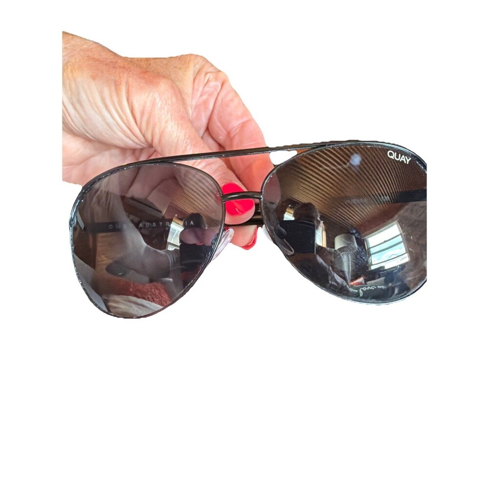 Quay Vivienne 126 Aviator Black Frame Sunglasses Unisex